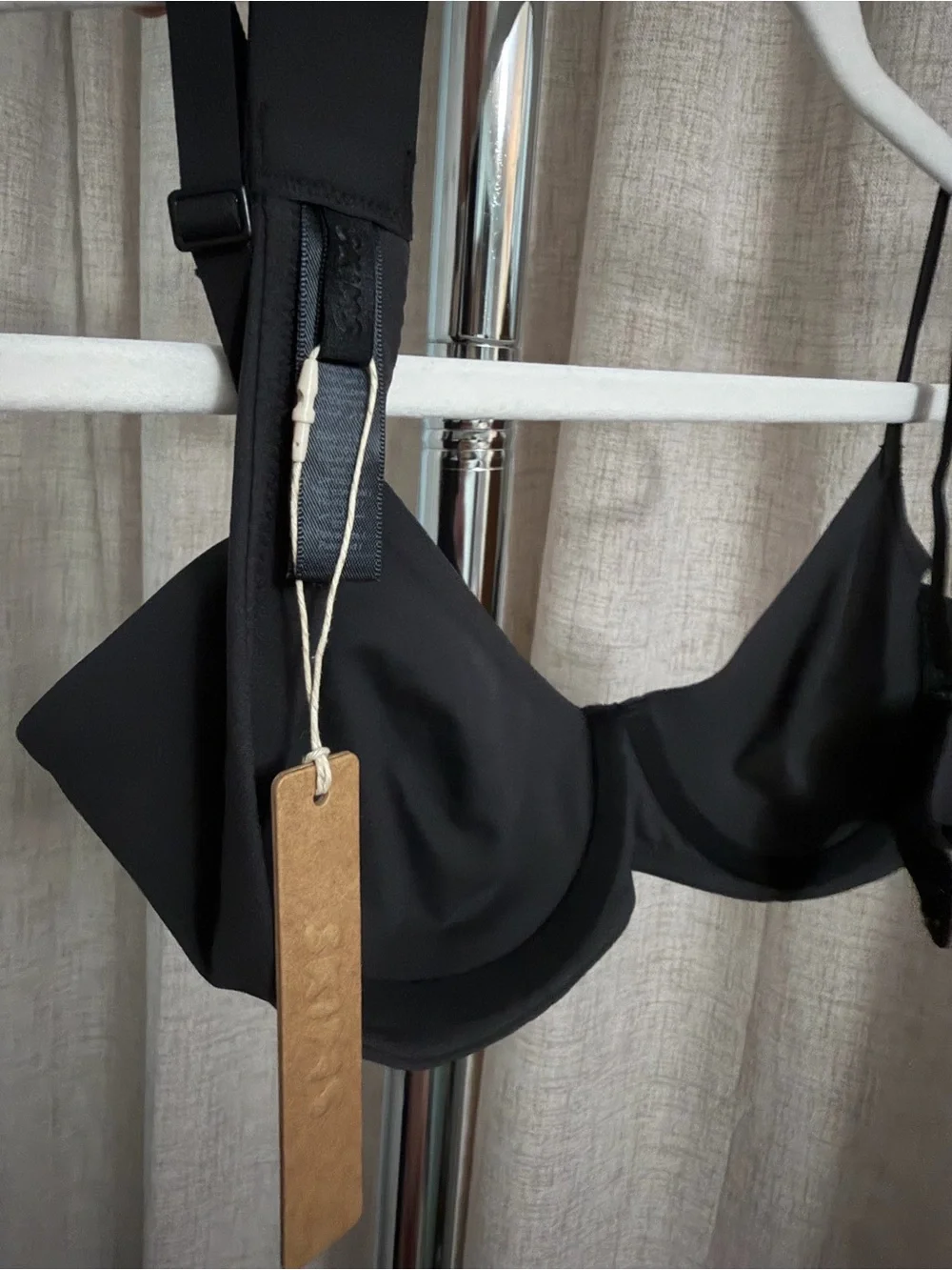 SKIMS Fits Everybody unlined Black Demi Bra - Picture 5 of 10